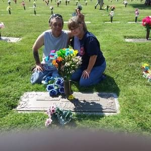 Meet your Posher, Dee